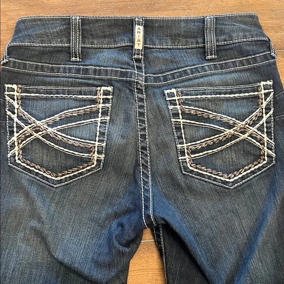 R.E.A.L Ariat Women’s Mid Rise Stretch Entwined Dark Wash Bootcut Jeans. Sz 30R - Picture 2 of 3